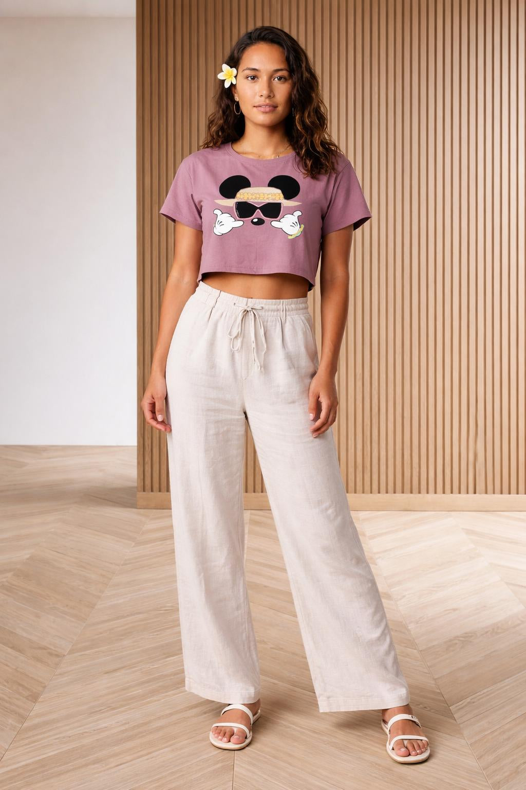 Full body view of the model wearing Minnie Papale Crop